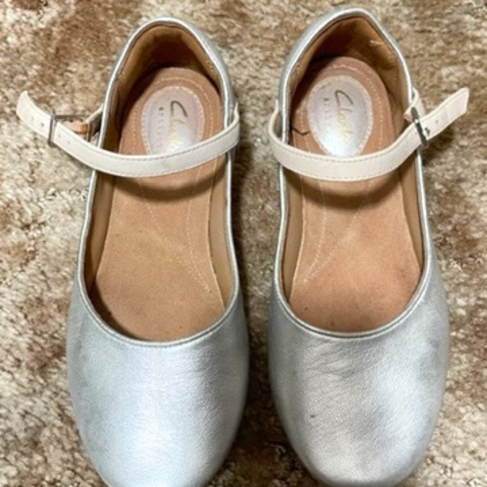 Clarks shoes size 7